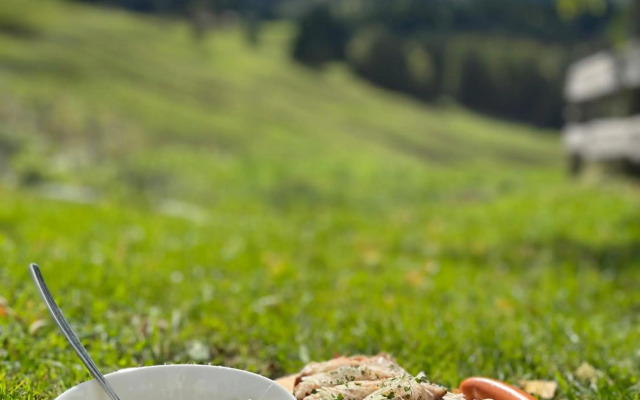 Wunderschöne Wohnung mit Balkon und Blick auf die Alpen