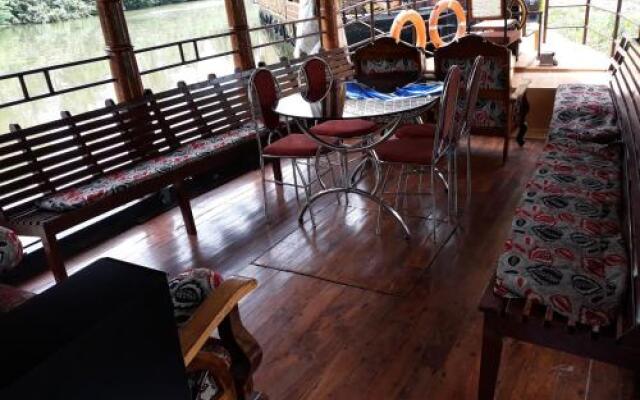 Houseboat (Grandeur Group)