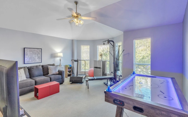 Spacious Urban Uptown Retreat 3 Bedroom Townhouse