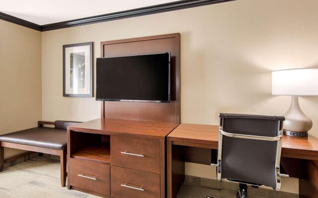 Comfort Suites