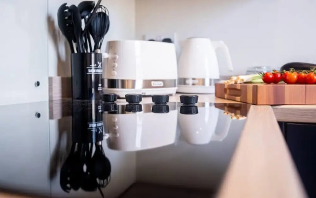 Stylish 3 Bedroom Maisonette