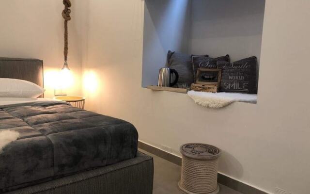 Kolonaki Semi Underground Loft