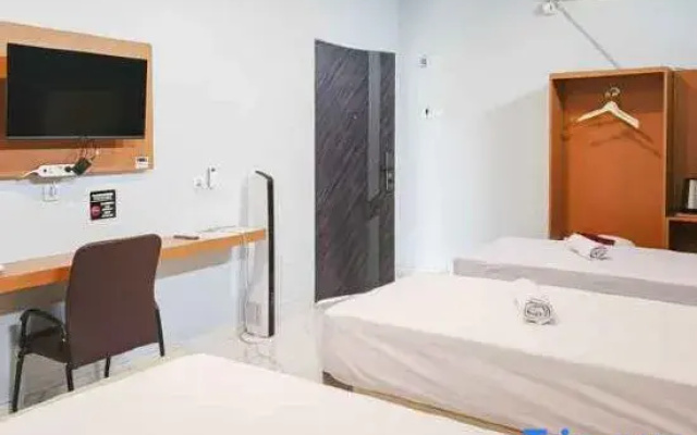 Urbanview Hotel JD Luxury Brebes