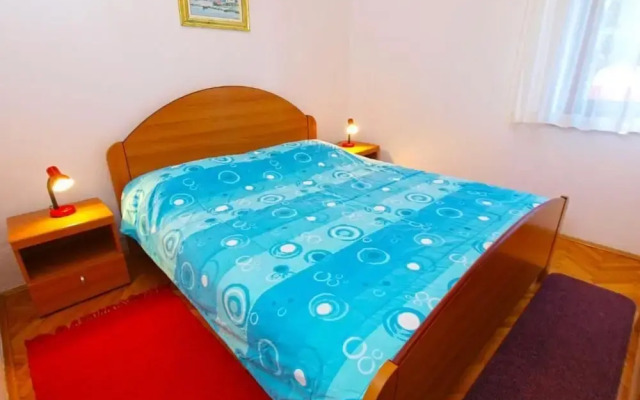 Relaxing Apartment With Outdoor Space in Fažana