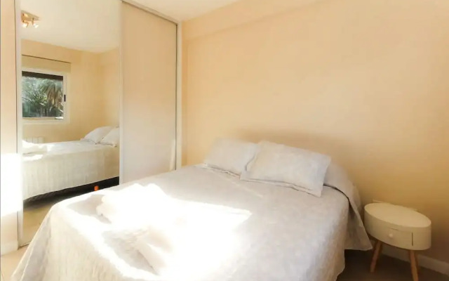 Jean Jaures Aparment