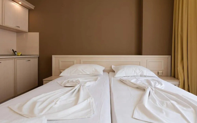 Quiet Studio with Kitchen & Balcony