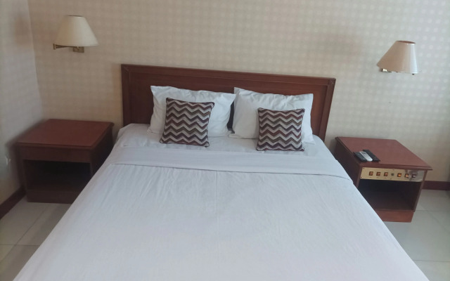 RedDoorz Plus near Pasar Anyar Bogor