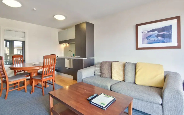 The Beacon - 2 Bedroom Town Center Apartment