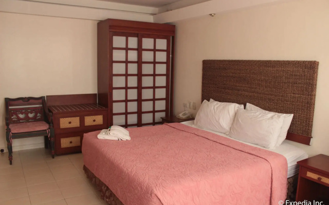 Wild Orchid Beach Resort