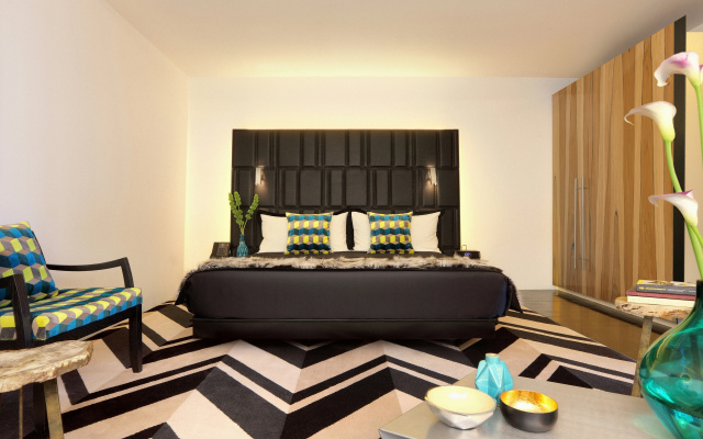 Adelphi Hotel