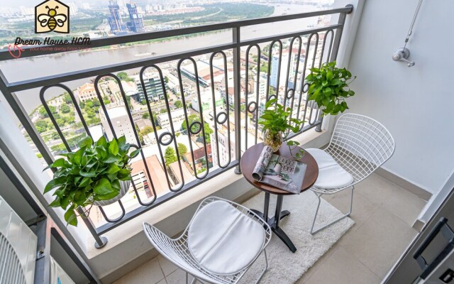 Dream House Apartment