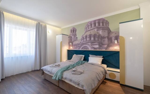 FM Luxury 3-BDR Apartment - Splendid Shapes