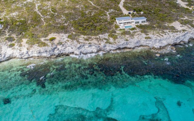 Sailrock South Caicos - Island Hop Flight Included