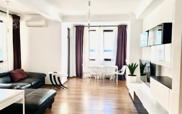 Deluxe Criss Solid Residence Mamaia