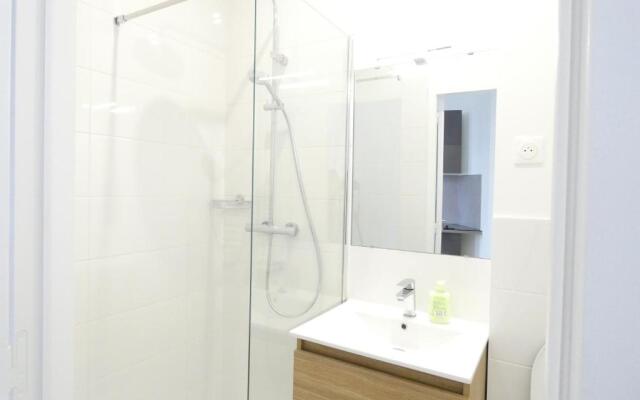 Charmant studio, terrasse privative [Moulin Blanc]