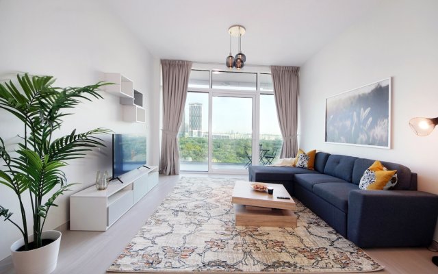 Luxury StayCation - Spacious Apartment Amidst Lush Green Parks