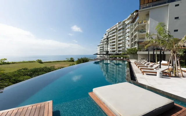 Ourfriends Condo by Acomodo