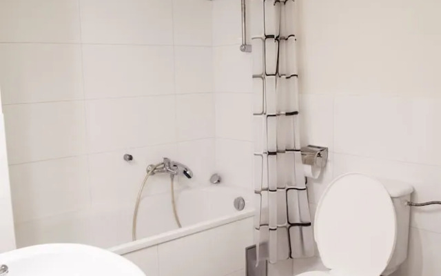 Spacious 2 Bedroom Apartment With Nice Terrace