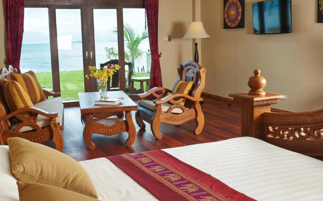 Sara Beachfront Boutique Resort – Guest Rooms – Pathio
