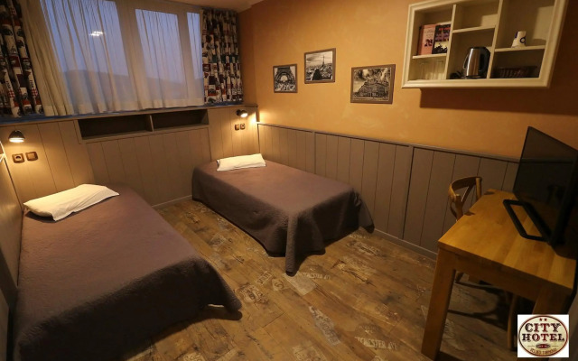 City Hotel