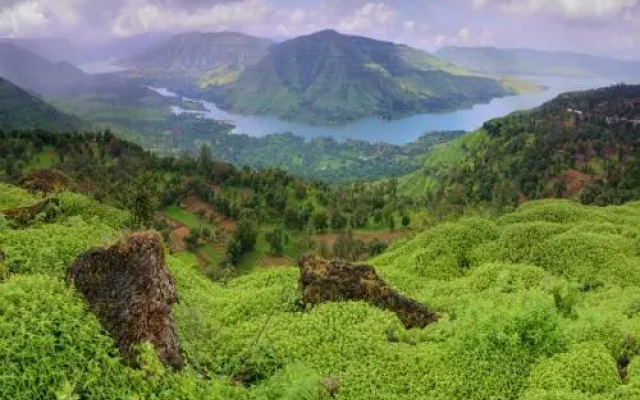 Rutugandh River View
