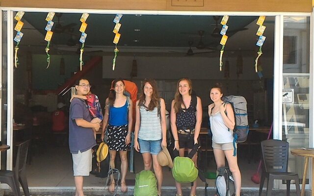 Halo Hostel