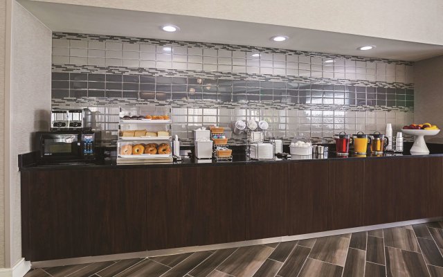 La Quinta Inn & Suites by Wyndham Dallas Plano West