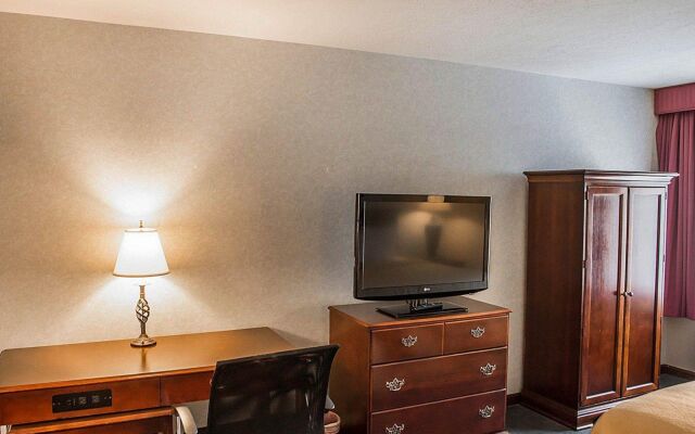 Comfort Suites Marietta - Parkersburg