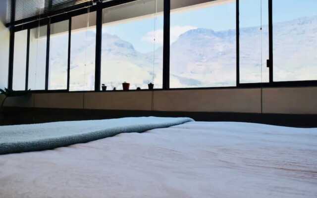 Central Apartment With Spectacular Views