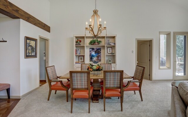 2br In The Seasons At Arrowhead-vaulted Ceilings 2 Bedroom Condo by RedAwning