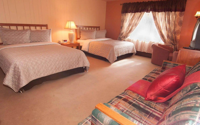 Valley Hi Motel - Near Winter Park Visitor Center