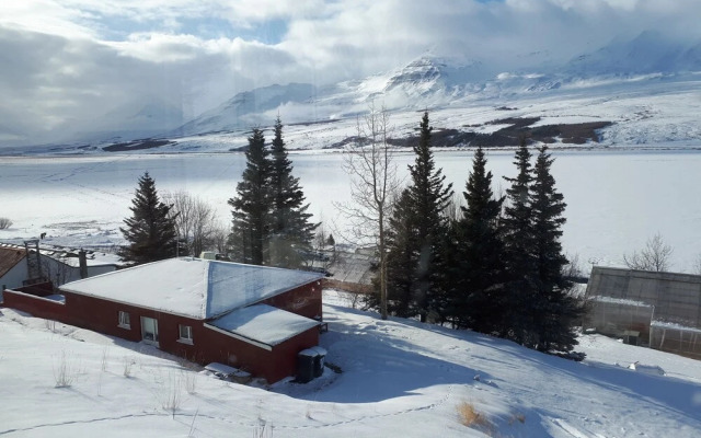 Brúnalaug Guesthouse Holiday Home