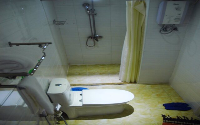 Sunny Holiday Hotel