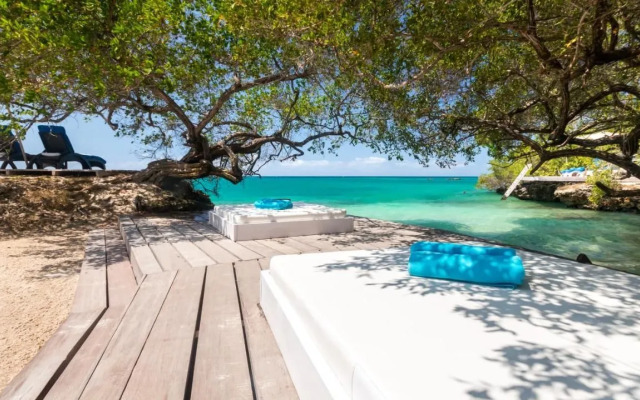 Hotel Coralina Island