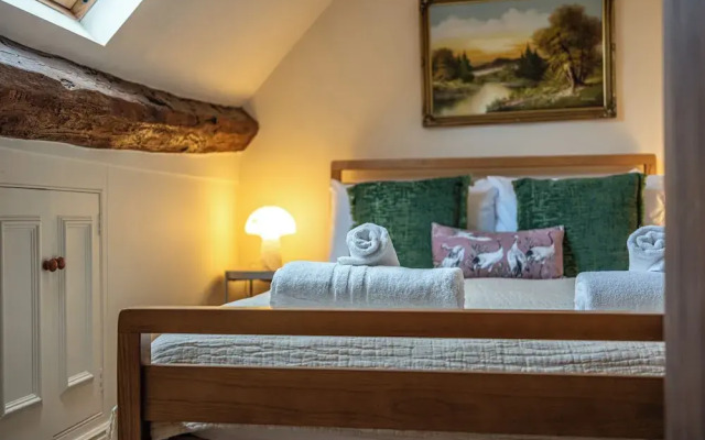 The Threshing Barn-Stunning 5 BD Retreat