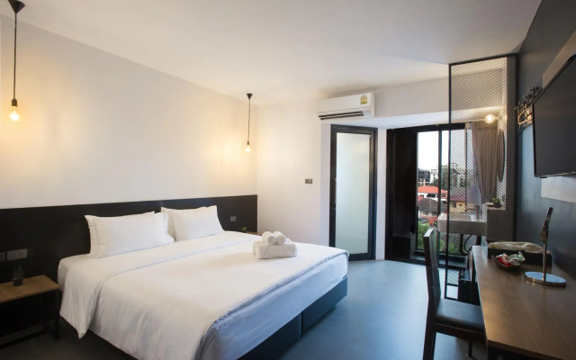 9.5 Hotel