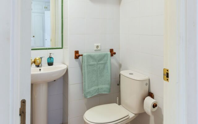 Sun-kissed Holiday Home in Islantilla With Swimming Pool