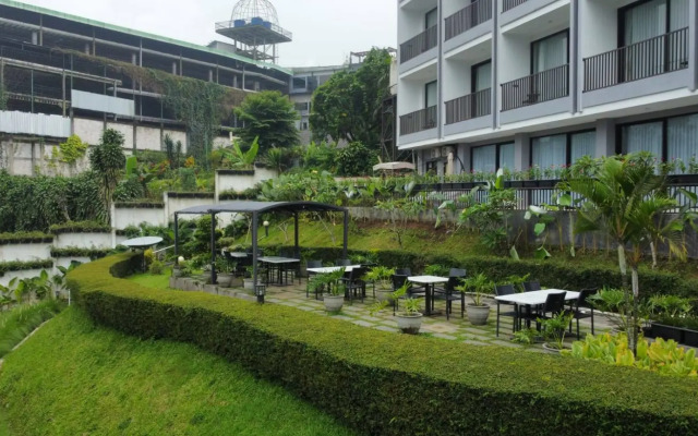 Ariandri Hotel & Resort 