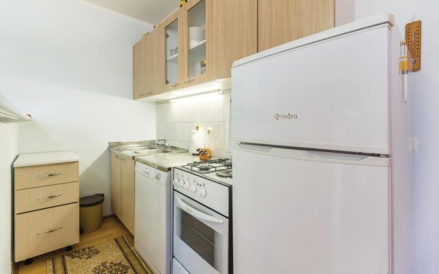 Amazing Home in Liznjan With Wifi and 2 Bedrooms