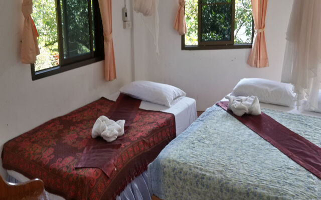 Khao Sok Jungle Huts