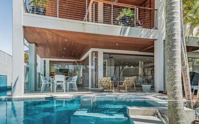 Lux Tropical Haven Mooloolaba Moonda5