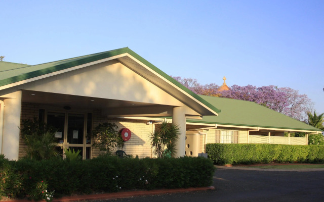 Riverland Motor Inn & River's Restaurant