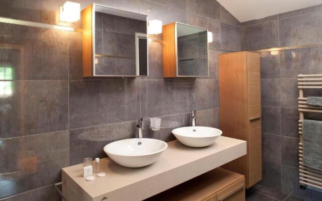Logis Hotel la Source Bleue