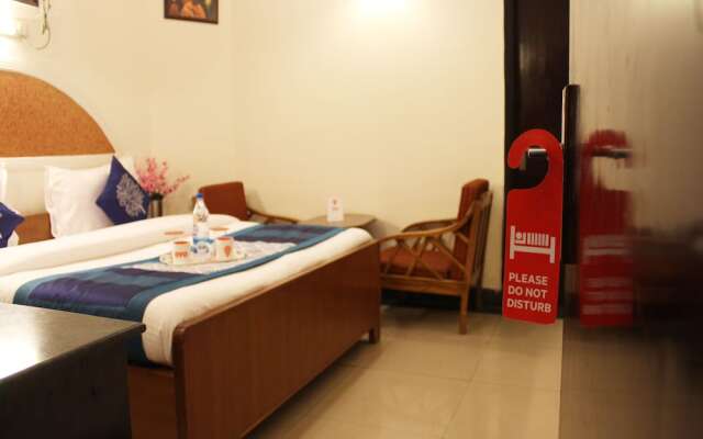 OYO 3585 near Galleria