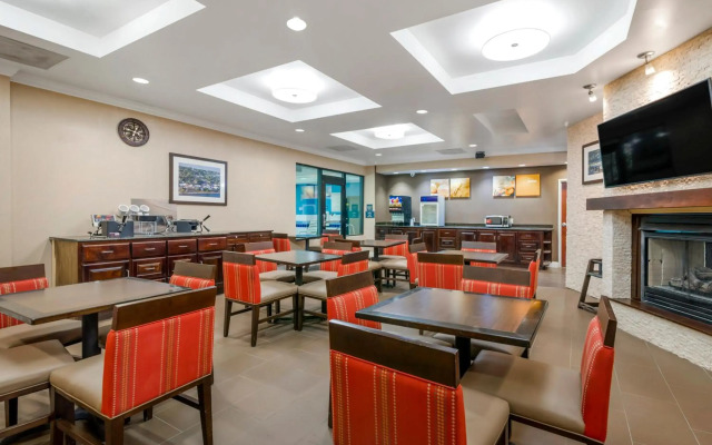 Comfort Suites near MCAS Beaufort