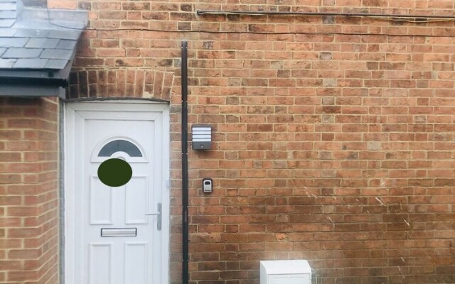 Charming 3 Double Bed Apartment in Tonbridge