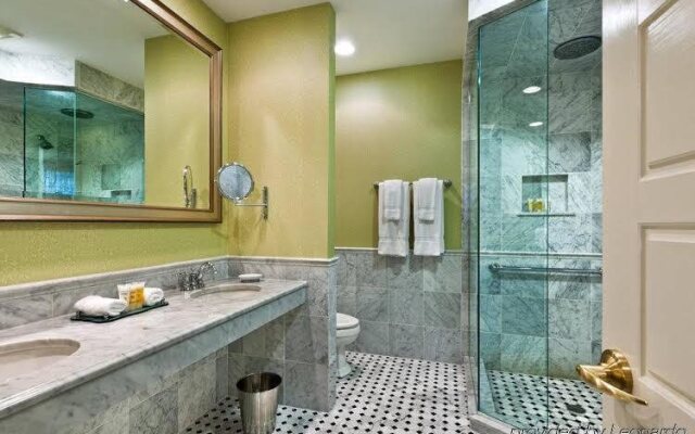 Wayne Hotel