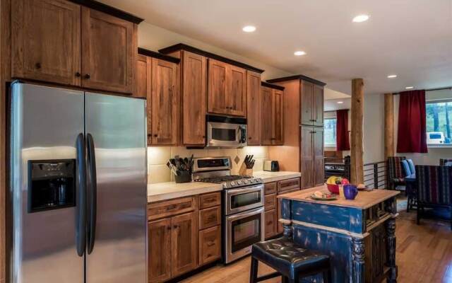 Eagles Rest - Four Bedroom Cabin