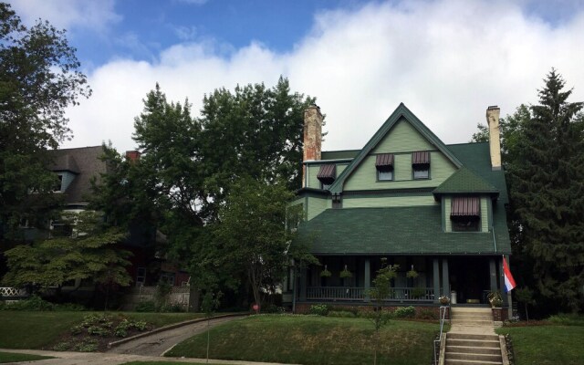 The Parsonage Inn LLC