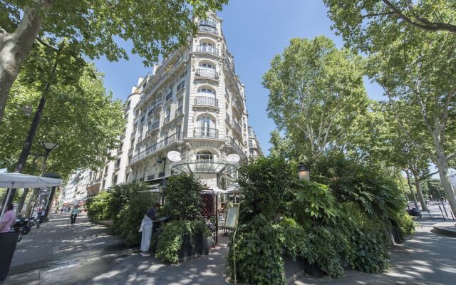 Luxembourg Gardens Hideaway